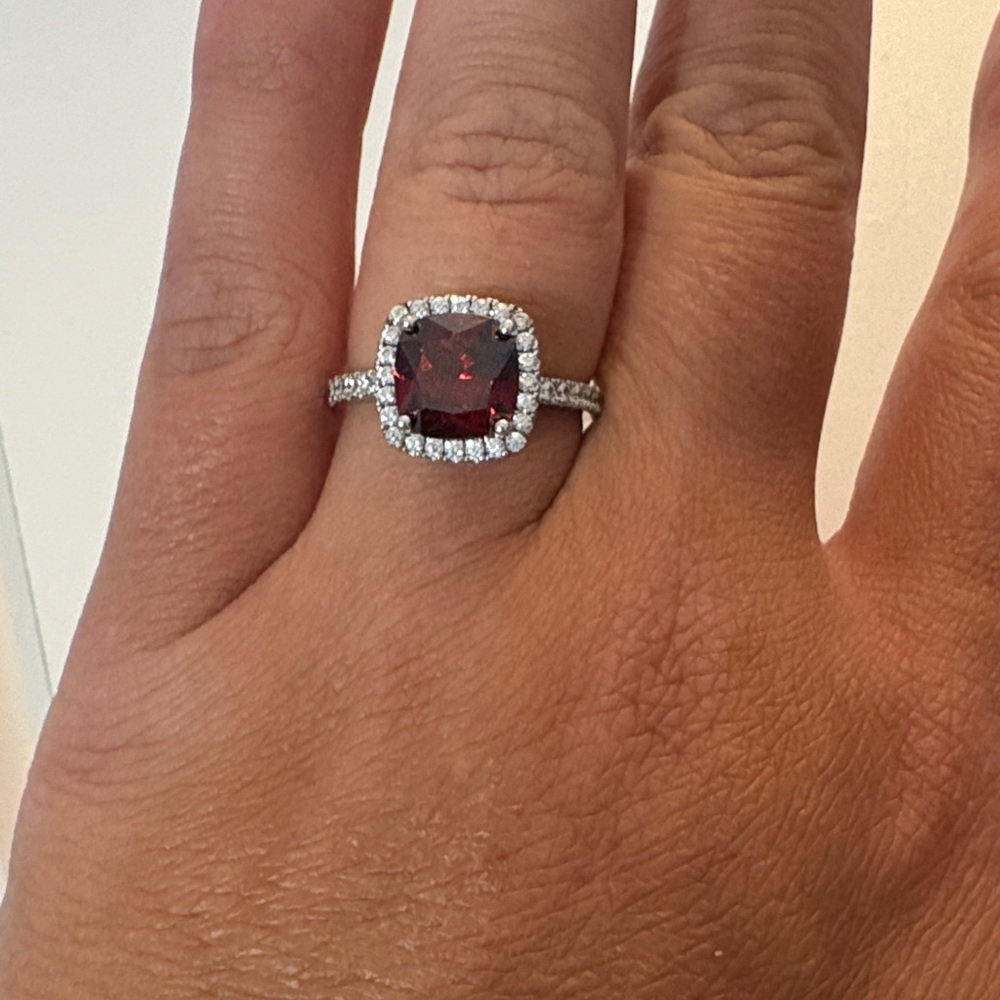 Elegant Silver and Red Gemstone Ring